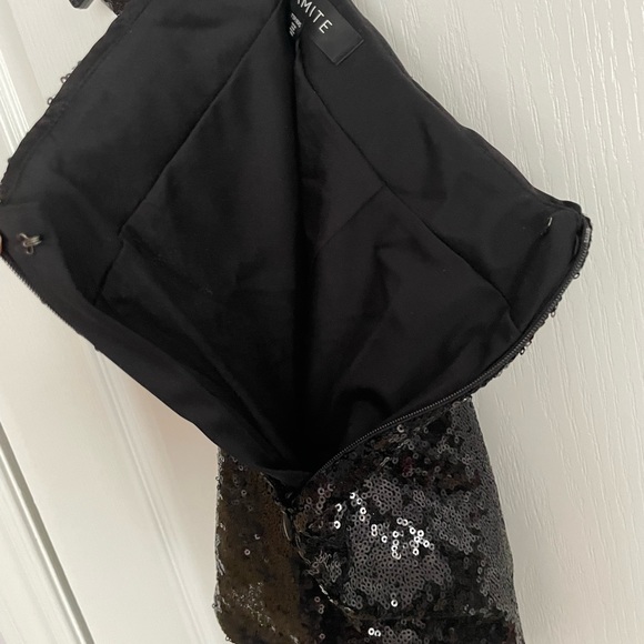 Dynamite. Black sequin mini skirt in XXS. - Picture 2 of 4